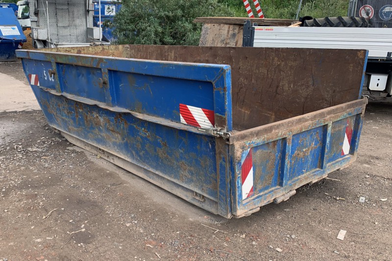 Blauer faltbarer Container mit aufklappbaren Seitenwänden
